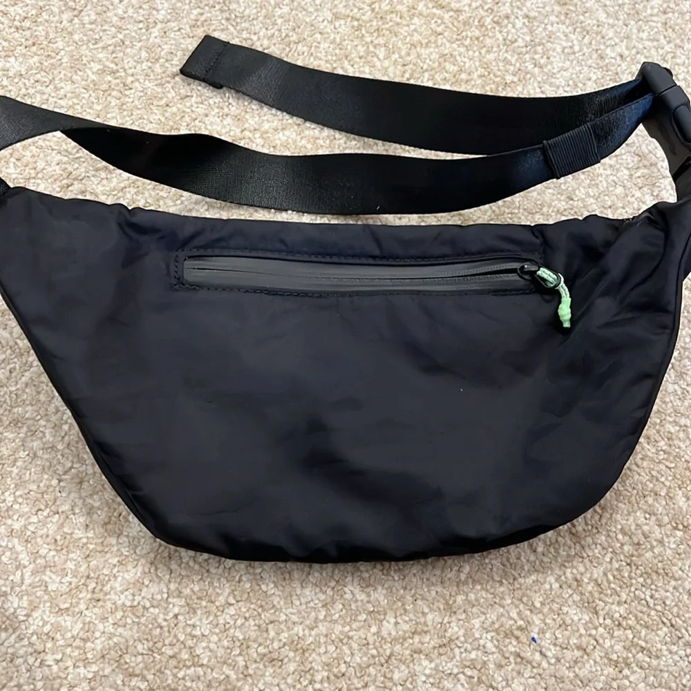 Athleta belt bag - Picture 3 of 7